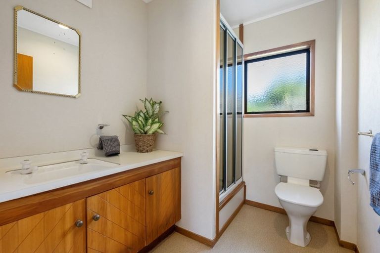 Photo of property in 2/12 East Coast Road, Milford, Auckland, 0620