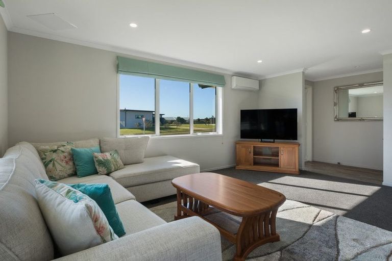 Photo of property in 3 Island Vista, Athenree, Waihi Beach, 3177