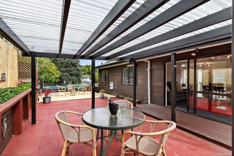 Photo of property in 2/40 Beaudine Avenue, Glenfield, Auckland, 0629