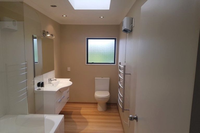 Photo of property in 1/29 Bayview Road, Browns Bay, Auckland, 0630