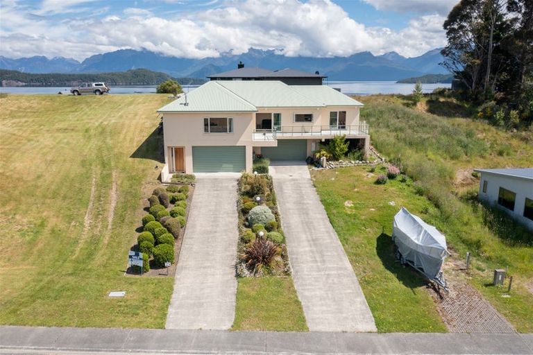 Photo of property in 25 Muriwai Drive, Manapouri, 9679