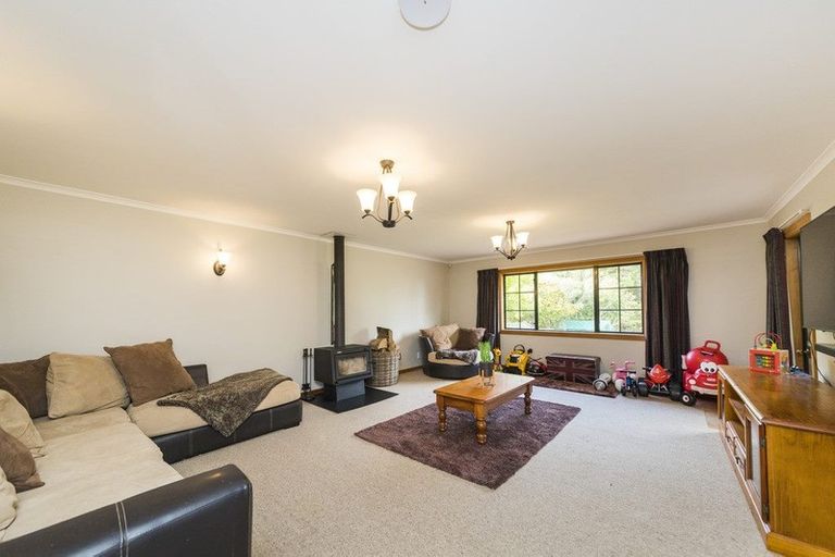 Photo of property in 116 Pacific Drive, Fitzherbert, Palmerston North, 4410