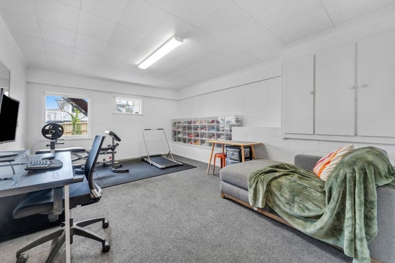 Photo of property in 2/86 Archers Road, Glenfield, Auckland, 0629