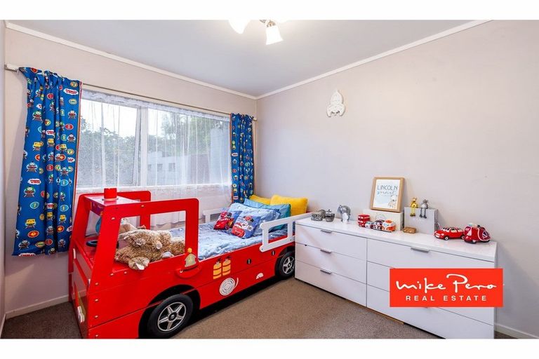 Photo of property in 1/17 Ballater Place, Highland Park, Auckland, 2010