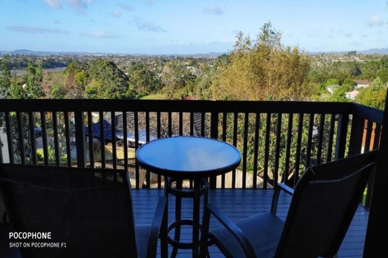 Photo of property in 16 Amery Place, West Harbour, Auckland, 0618