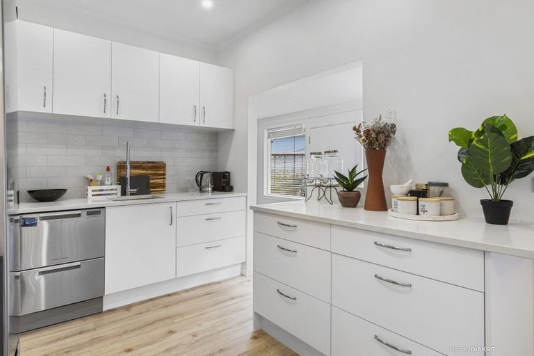 Photo of property in 124 Glenmore Street, Northland, Wellington, 6012