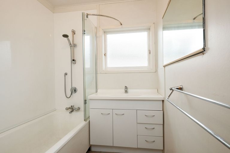 Photo of property in 5 Parkland Crescent, Terrace End, Palmerston North, 4410