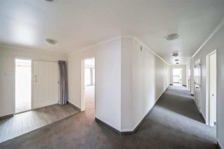 Photo of property in 7 Edna Wills Place, Hawera, 4610