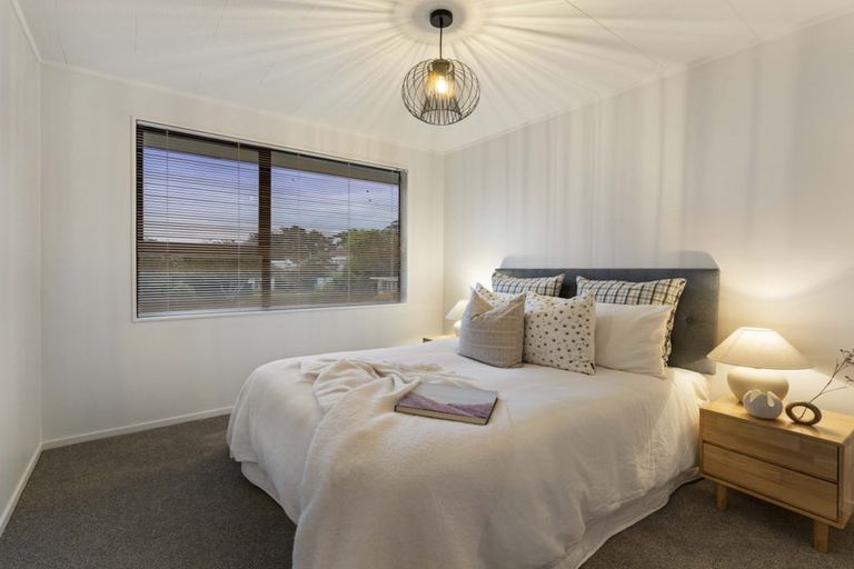 Photo of property in 6 Crosby Road, West Harbour, Auckland, 0618