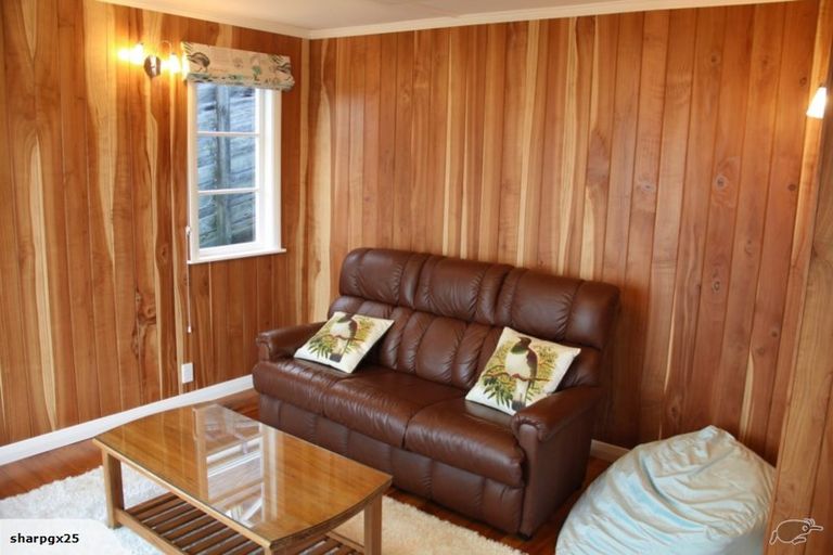 Photo of property in 130 Owhiro Bay Parade, Owhiro Bay, Wellington, 6023