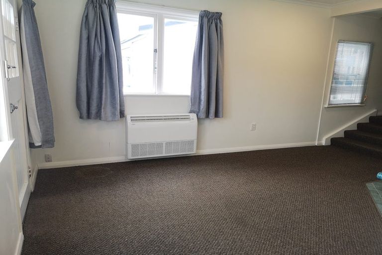 Photo of property in 132 Brougham Street, Mount Victoria, Wellington, 6011