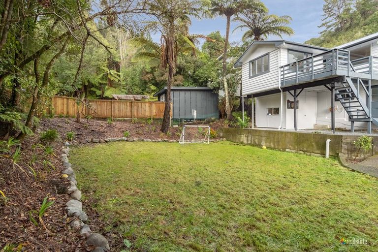 Photo of property in 31 Wyndham Road, Pinehaven, Upper Hutt, 5019
