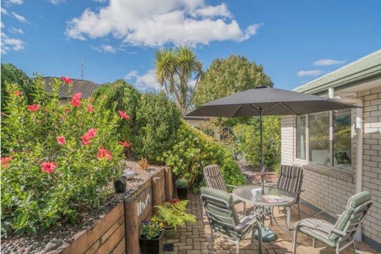 Photo of property in 21 Chieftain Rise, Goodwood Heights, Auckland, 2105