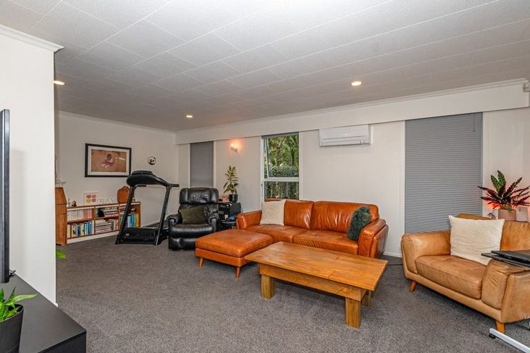 Photo of property in 20 Motuoapa Place, Kelvin Grove, Palmerston North, 4414