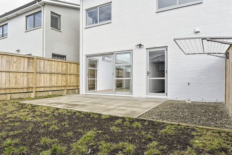 Photo of property in 29 Samuel Cassidy Avenue, Swanson, Auckland, 0614