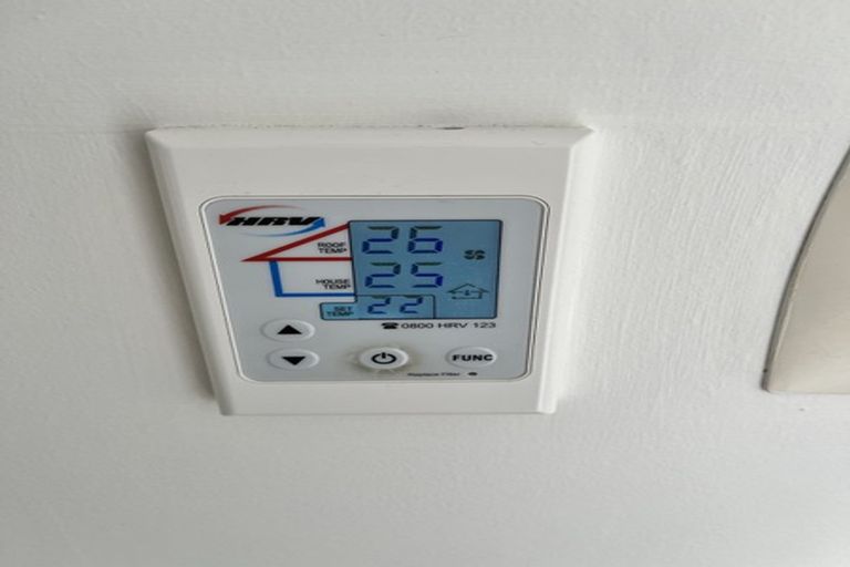 Photo of property in 22 Ferry Street, Seatoun, Wellington, 6022