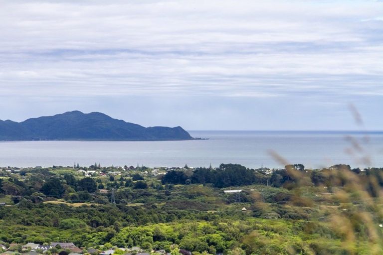 Photo of property in 28 Wilson Way, Waikanae, 5036