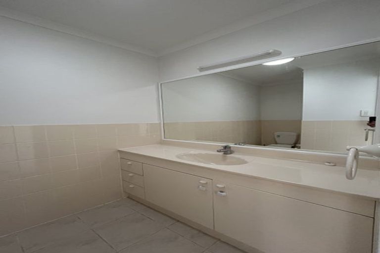 Photo of property in 12 Darimouth Place, Albany, Auckland, 0632