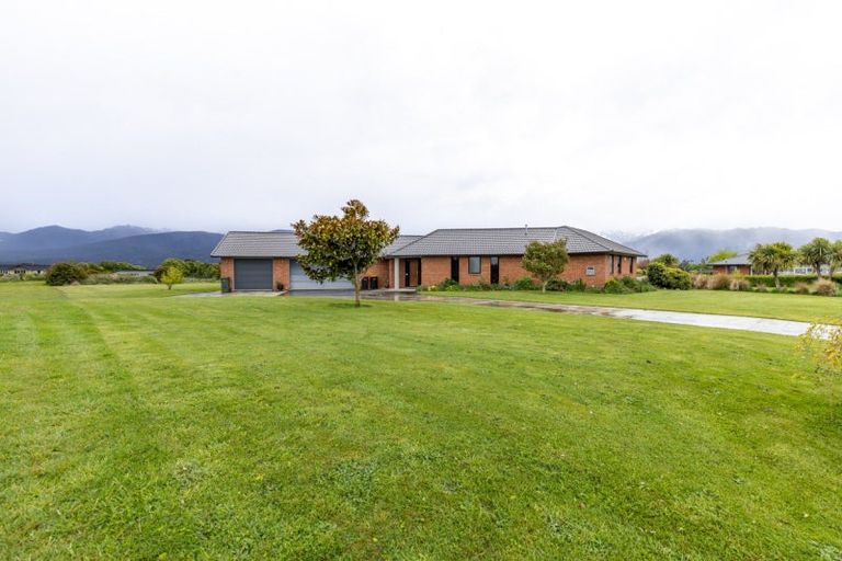 Photo of property in 28 Pukutahi Drive, Te Anau, 9600