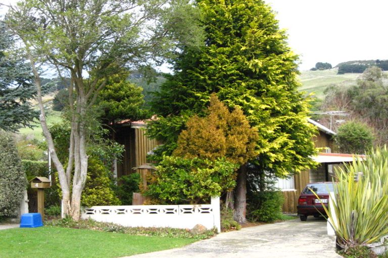 Photo of property in 4 Roger Street, Macandrew Bay, Dunedin, 9014