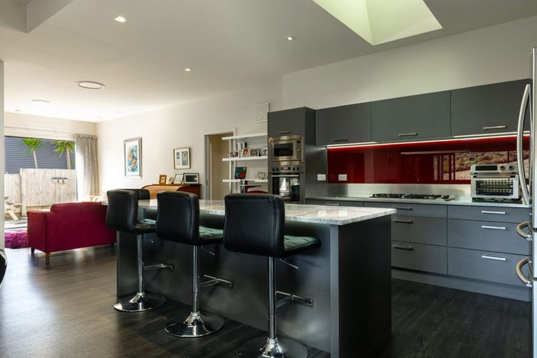 Photo of property in 21 Glentui Place, Waikawa, Picton, 7220