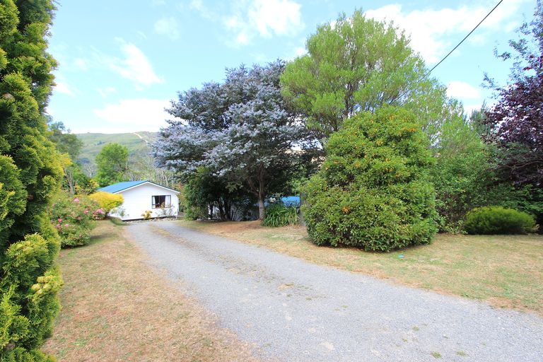 Photo of property in 22 Main Road, Havelock, 7100