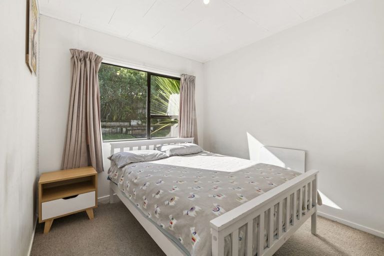 Photo of property in 81 Santiago Crescent, Unsworth Heights, Auckland, 0632