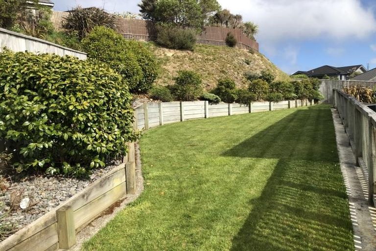 Photo of property in 1 Boronia Grove, Maungaraki, Lower Hutt, 5010