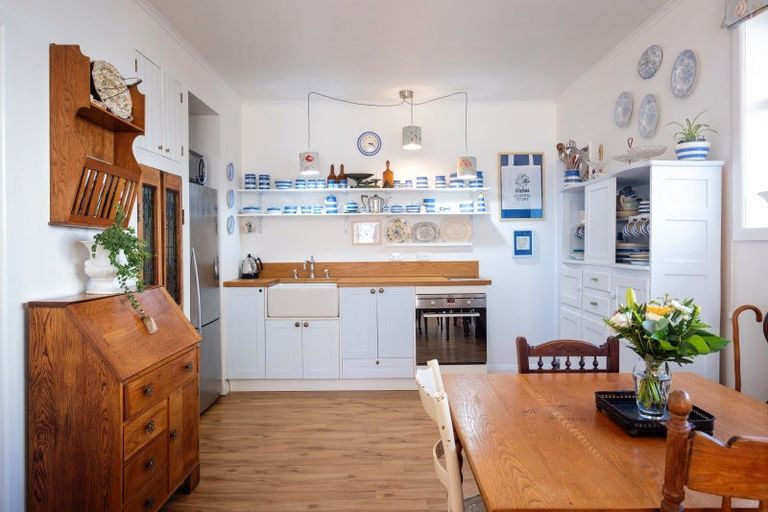 Photo of property in 31 Fitzroy Road, Bluff Hill, Napier, 4110