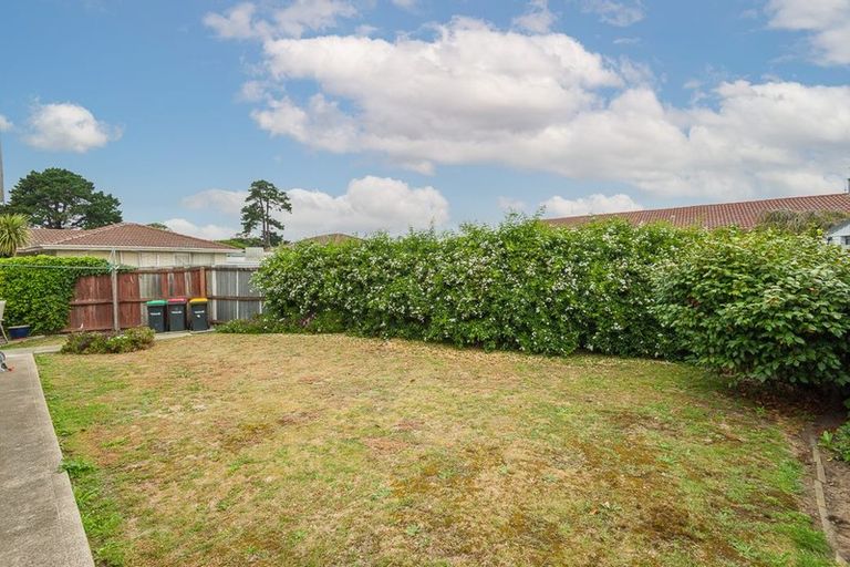 Photo of property in 2/6 Leonie Place, Aranui, Christchurch, 8061