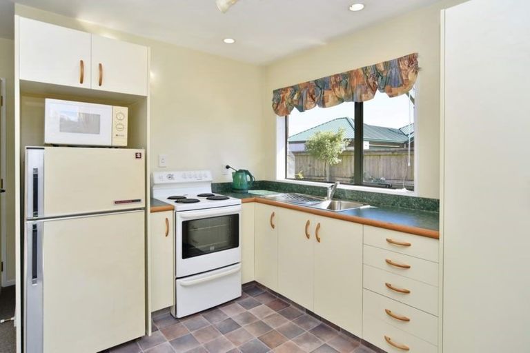 Photo of property in 10 Mclean Place, Woodend, 7610