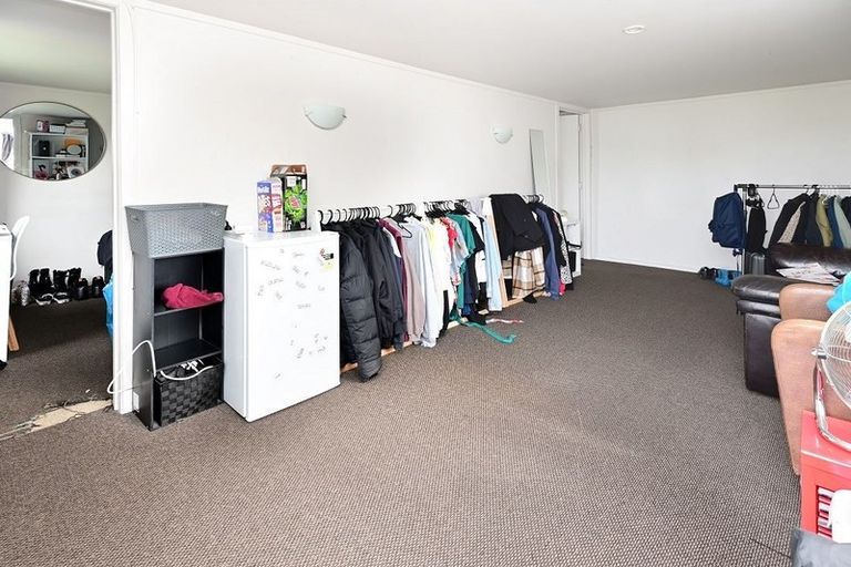 Photo of property in 31 Corsair Crescent, Mangere, Auckland, 2022
