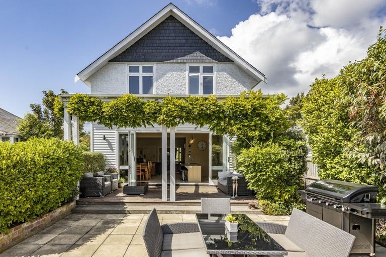 Photo of property in 35 Aylmer Street, Somerfield, Christchurch, 8024