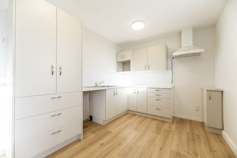 Photo of property in 92-98 High Street, Waimate, 7924