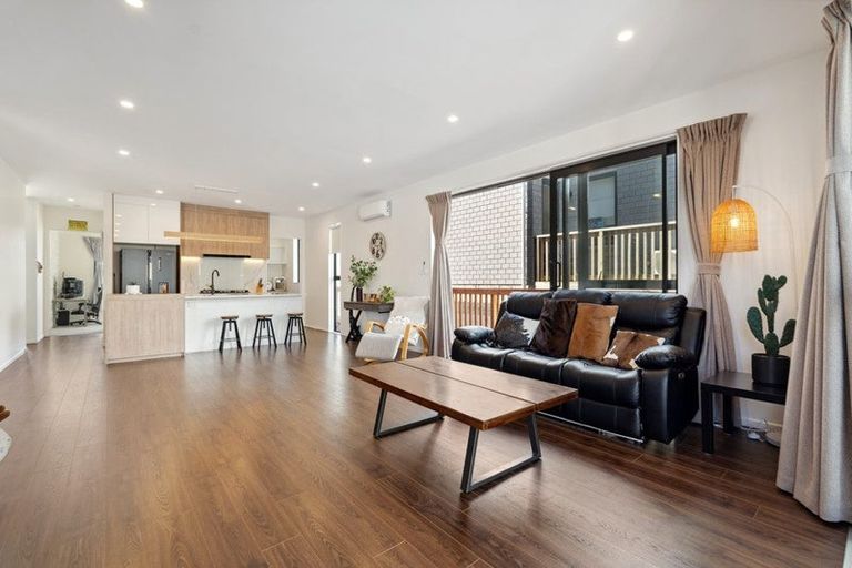 Photo of property in 46 Celestial Crescent, Orewa, 0931