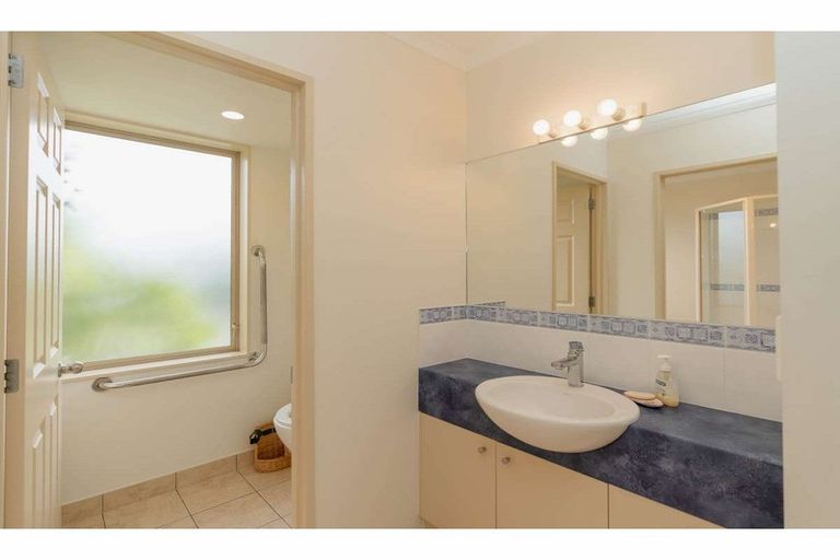 Photo of property in 2 Palm Drive, Kerikeri, 0294