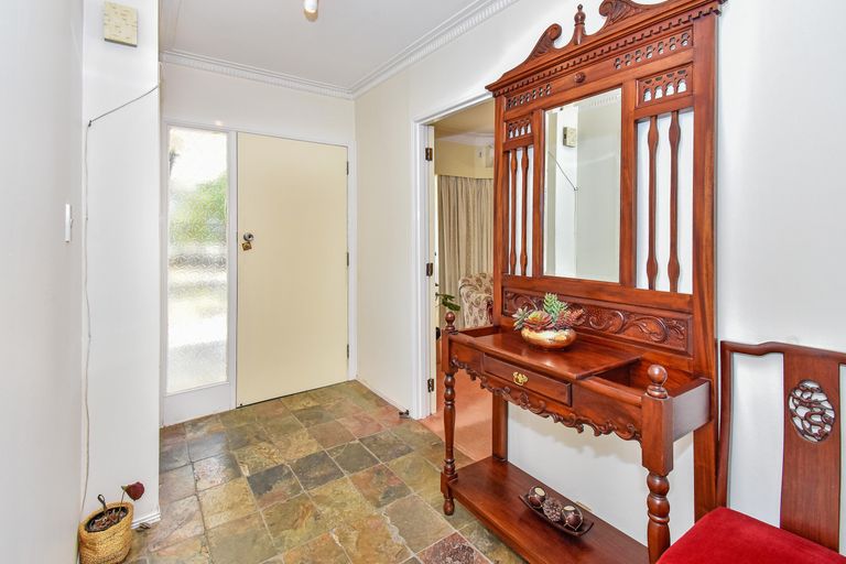 Photo of property in 1 Tanners Road, Mangere Bridge, Auckland, 2022