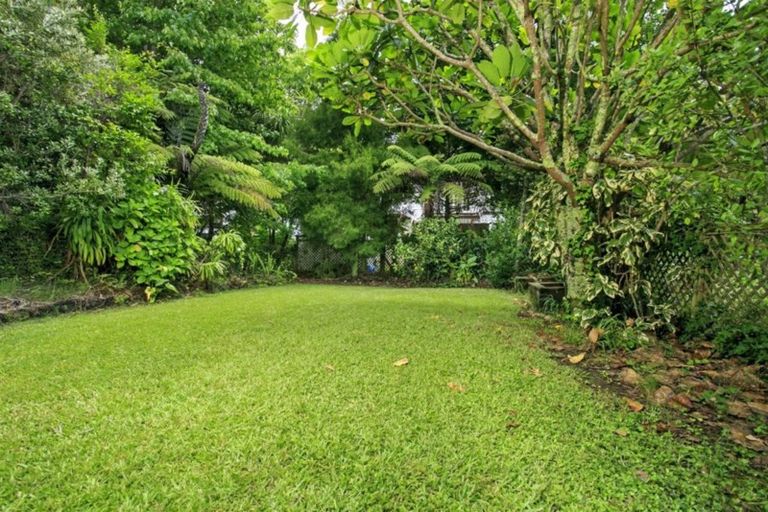 Photo of property in 2/74 Braemar Road, Castor Bay, Auckland, 0620