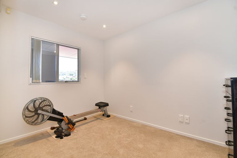 Photo of property in 304/252 Centreway Road, Orewa, 0931