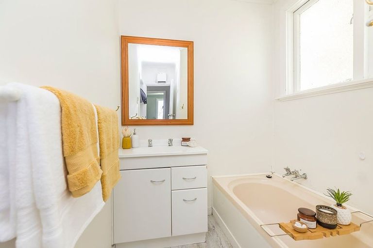 Photo of property in 2 Mapplebeck Street, Titahi Bay, Porirua, 5022