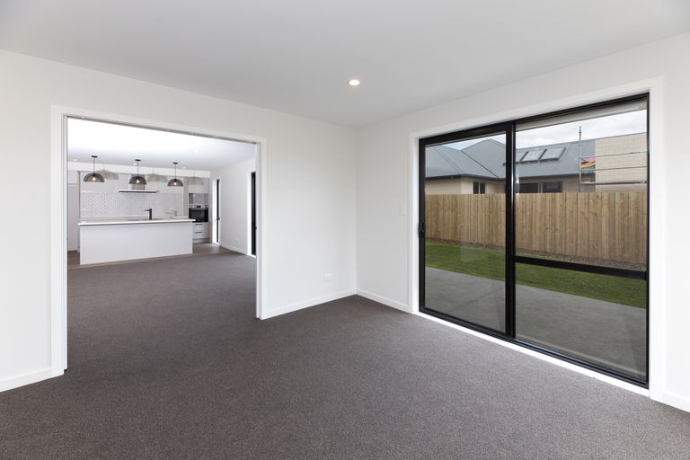 Photo of property in 10 Johnson Avenue, Amberley, 7410