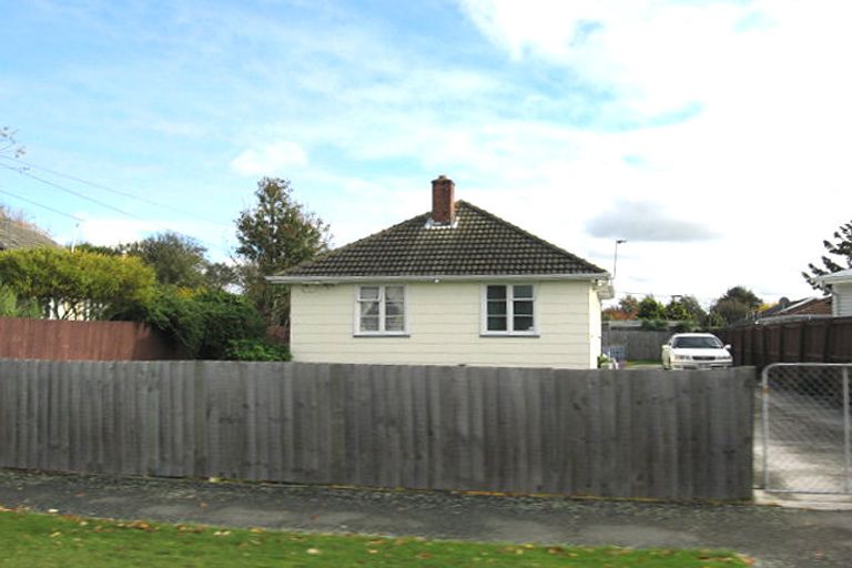 Photo of property in 33 Primrose Street, Northcote, Christchurch, 8052