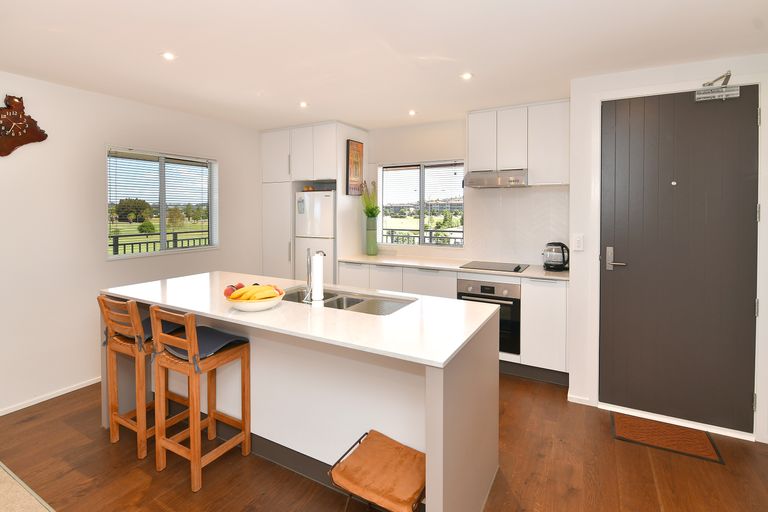 Photo of property in 304/252 Centreway Road, Orewa, 0931