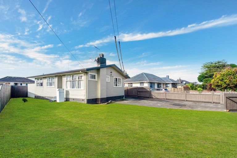 Photo of property in 79 Tidal Road, Mangere, Auckland, 2022