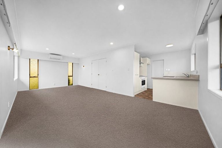 Photo of property in 1/132 Hutchinsons Road, Bucklands Beach, Auckland, 2014