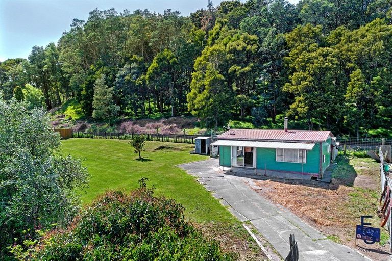 Photo of property in 32 Paraone Road, Tamarau, Gisborne, 4010
