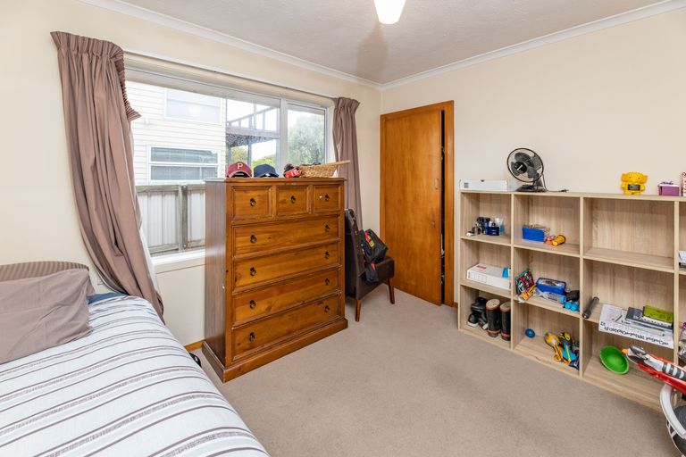 Photo of property in 155 Gayhurst Road, Dallington, Christchurch, 8061