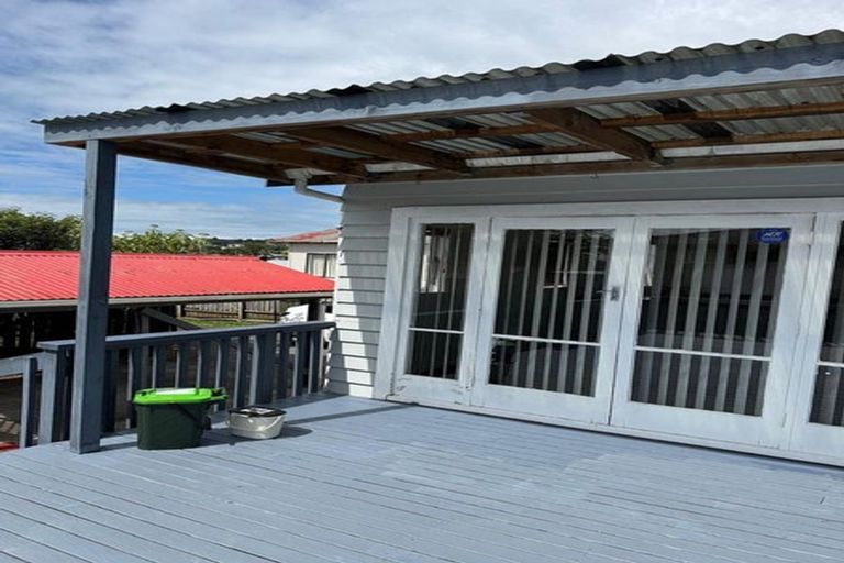 Photo of property in 2/18 Tahi Terrace, Glen Eden, Auckland, 0602