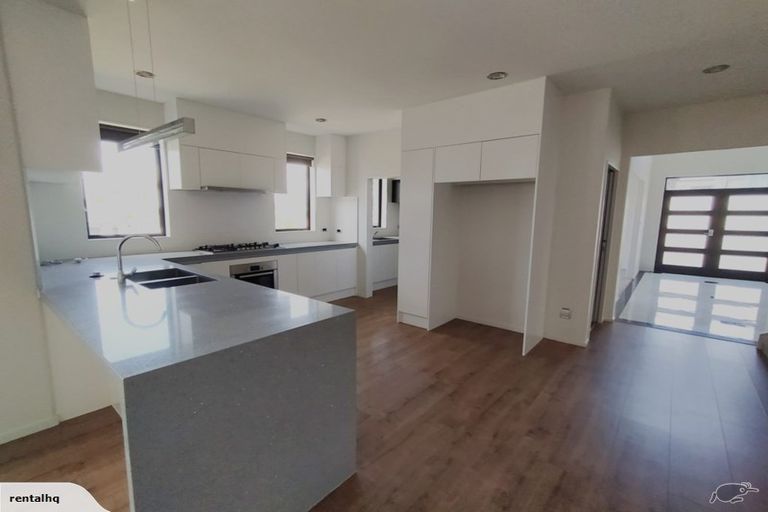 Photo of property in 14 Golden Morning Drive, Albany Heights, Auckland, 0632