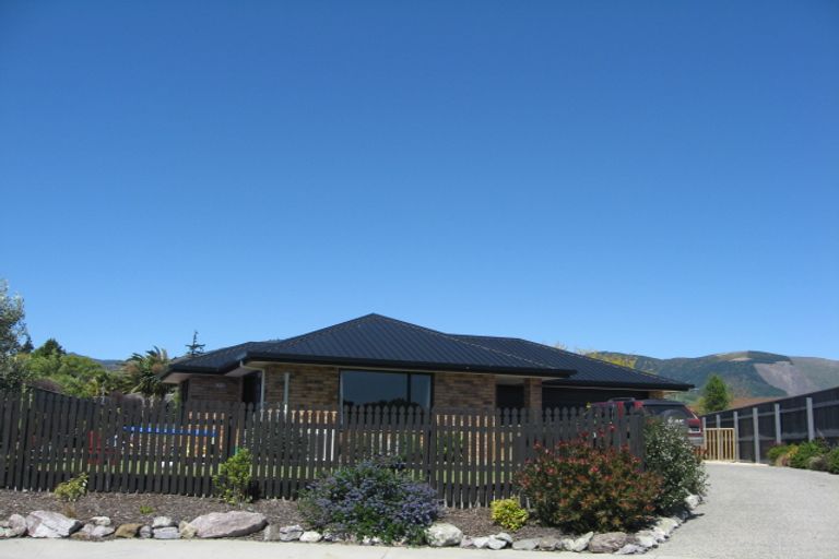 Photo of property in 52 Allport Place, Stoke, Nelson, 7011